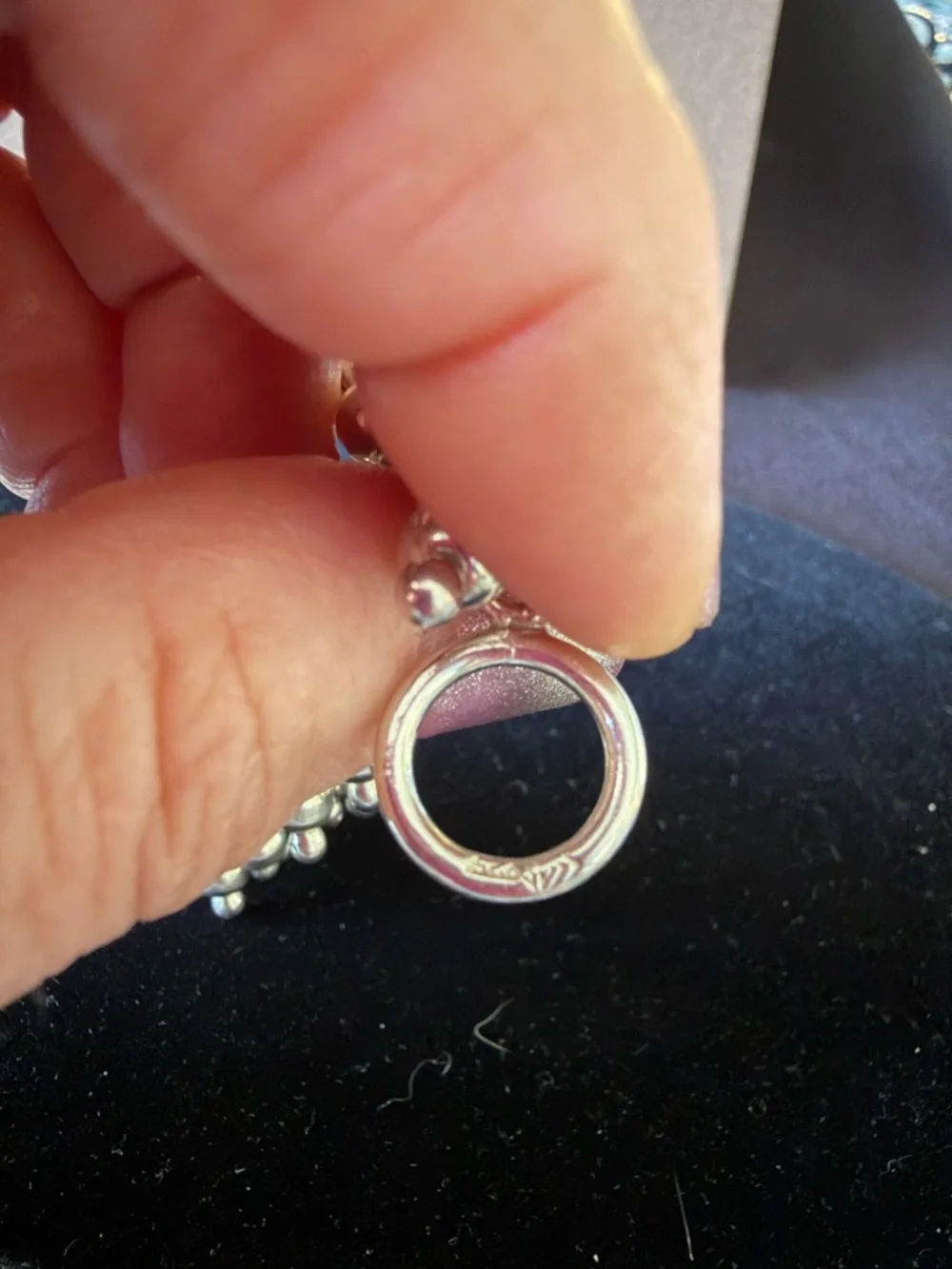 Retired Silpada Cha Cha bracelet.
925 Sterling Silver
B0919 - Picture 4 of 4